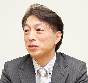 山室 雅嗣 氏